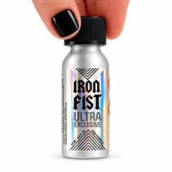Iron Fist Ultra Exclusive 24 ml, édition premium à l’amyle dans son grand flacon aluminium au design holographique irisé.