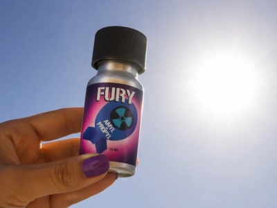 5 choses à savoir absolument avant d'utiliser son poppers cet été